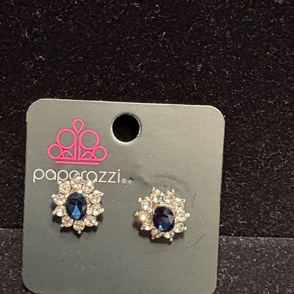 Paparazzi Silver Necklace with Blue Accents - Picture 2 of 4